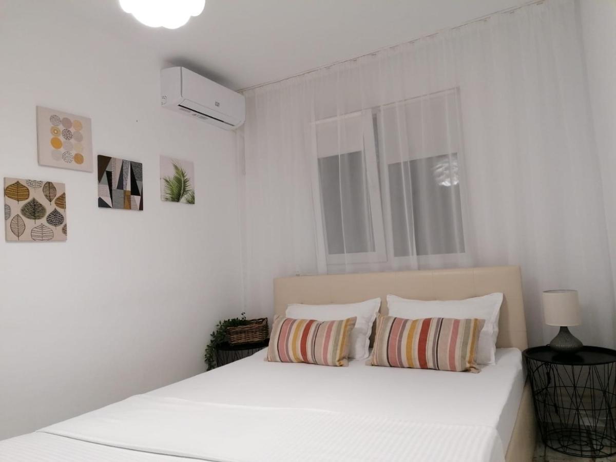 Alexandra House Privatunterkunft *